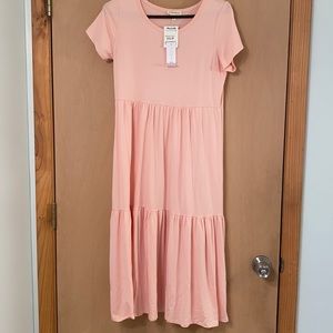 NWT Women’s Midi Dress. Size Large.